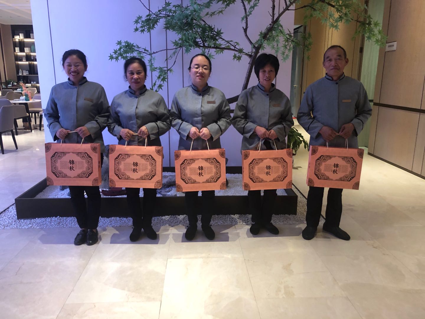 湖南怡美環境管理發展有限公司,湖南物業保潔服務，商場保潔,石材護理價格,市政環衛,駐場保潔