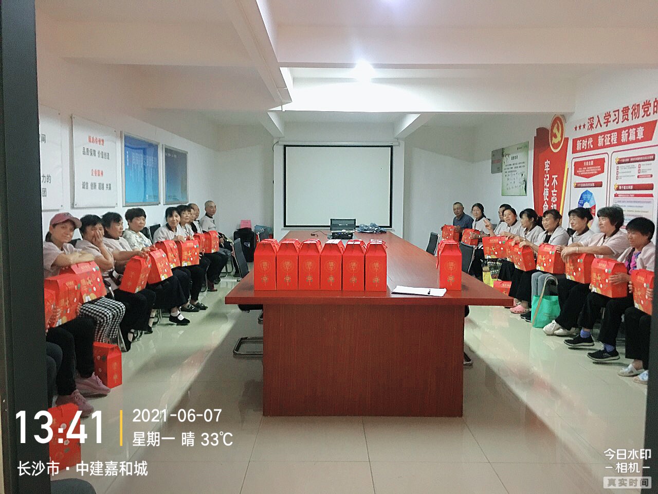 湖南怡美環境管理發展有限公司,湖南物業保潔服務,商場保潔,石材護理價格,市政環衛,駐場保潔 湖南怡美環境管理發展有限公司,湖南物業保潔服務,商場保潔,石材護理價格,市政環衛,駐場保潔